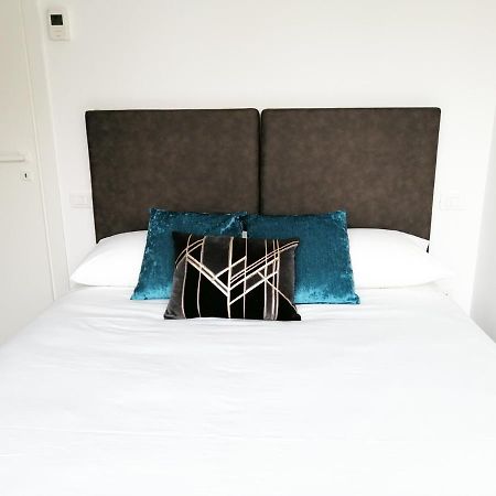 Aria Boutique Apartments Farneti Милан Экстерьер фото